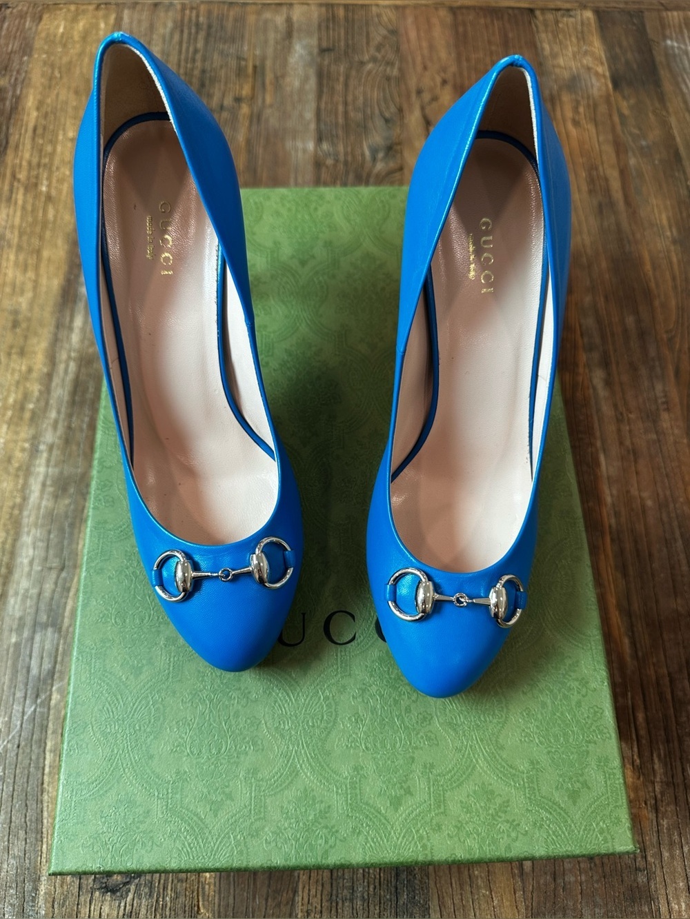Gucci Royal Blue Leather Heels with buckle brand new with dust bag and box - Picture 2 of 14